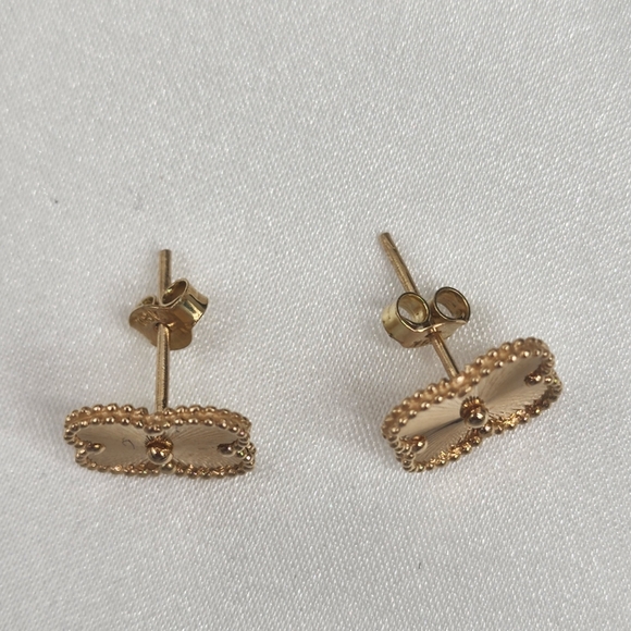 18K Yellow Gold Stud Earrings Clover Flower 12mm Real Au750 NEW Cute Au7… - Picture 11 of 12